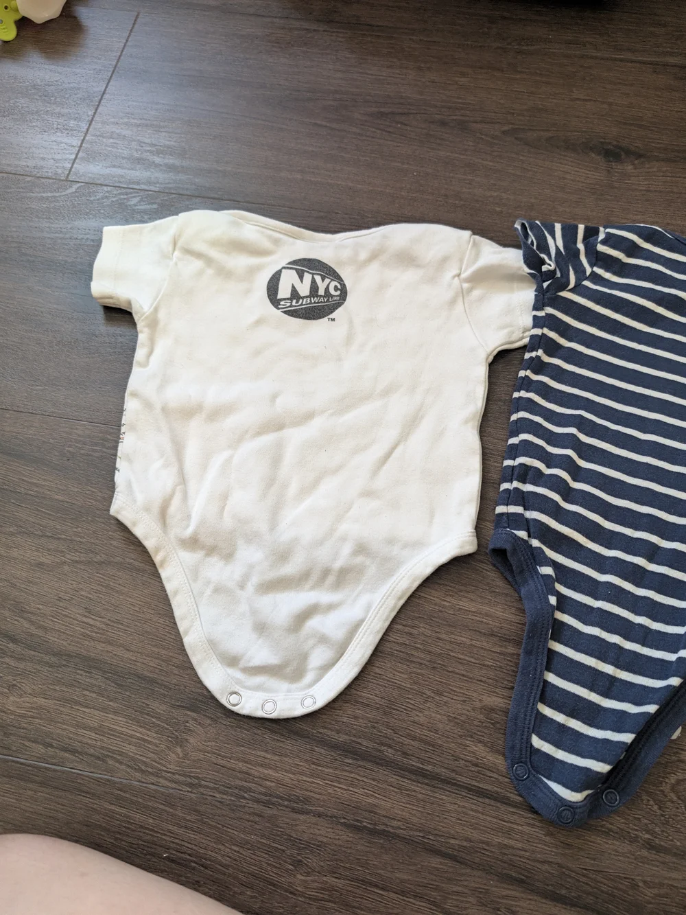 Short Sleeve Onsies x2 - 12M